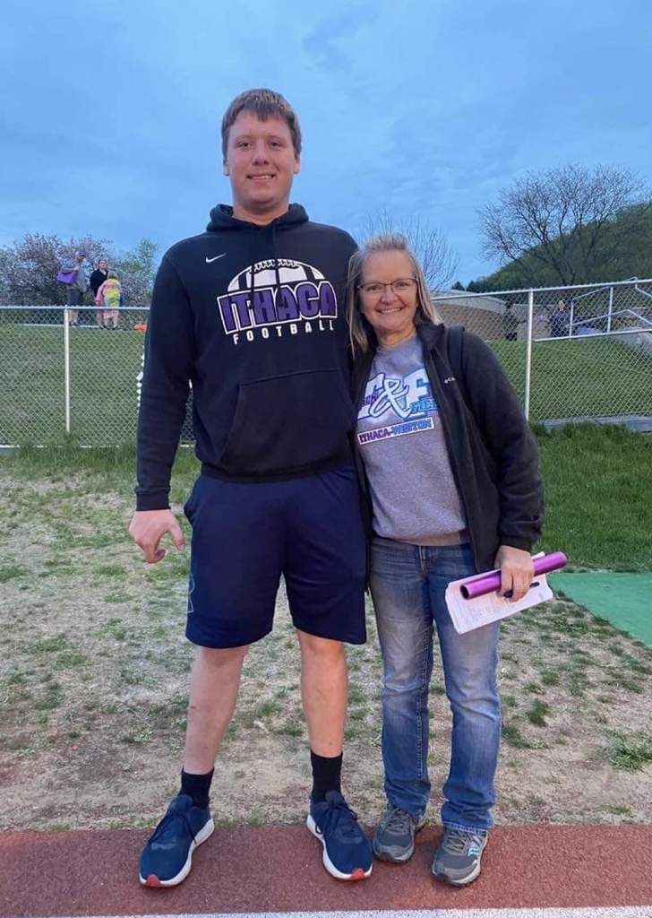 Caleb Marchwick sets new school record in discus